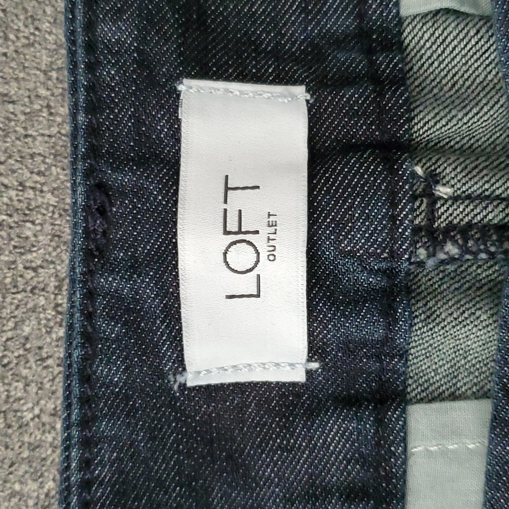 π SOLD π LOFT Dark Blue Denim Shorts SIZE: 8 - Picture 9 of 11